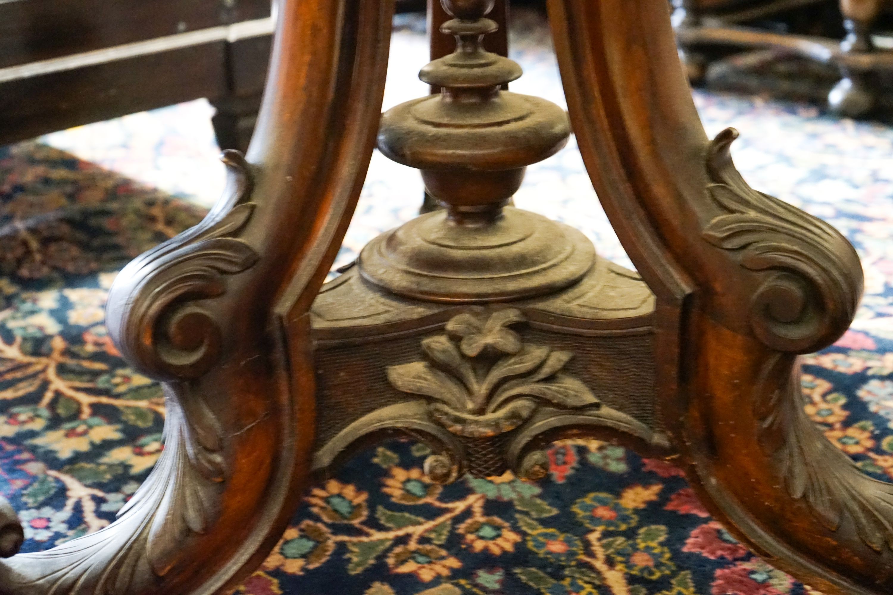 A mid-Victorian burr walnut-veneered circular tilt-top breakfast table, diameter 130cm, height 73cm